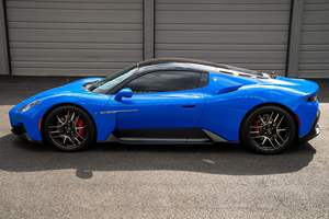 Maserati MC20 2022 USADO con Volante a la Izquierda/Derecha - Product Image 2