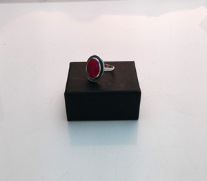 Juego de piedras preciosas de rubí natural en plata de ley 925 Anillo de bisel de forma ovalada de moda para mujer Favores de fiesta de boda de estilo clásico - Product Image 2