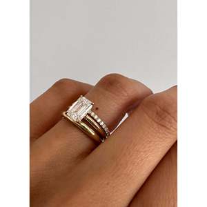 Bague en diamant de la collection Elizabeth - Product Image 2