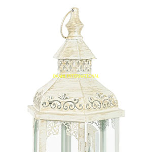 Bougeoir Lanterne Décoratif Blanc Antique avec Verre et Design en Métal Sculpté pour Mariage, Maison, Patio et Décoration de Jardin - Product Image 4