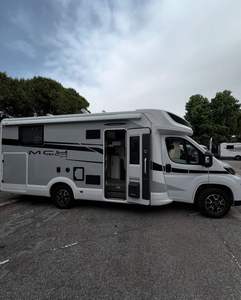 Camping-car de luxe avec réfrigérateur, maison mobile - Product Image 2