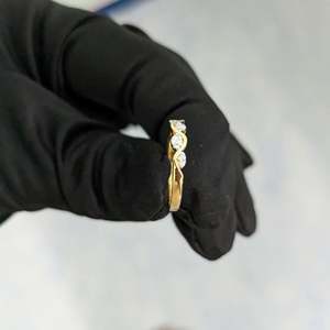 Bague de mariage en or jaune 14 carats plaqué rhodium, avec diamants de laboratoire ronds, couleur D-E-F, clarté VVS-VS, certifiée IGI, 0,20 carats au total, unisexe - Product Image 2