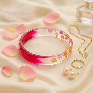 กำไลเรซิ่นพรีเมียมหลากสีสัน งานฝีมือ ดีไซน์ลายดอกไม้โปร่งใส พร้อมคริสตัลสีชมพูเข้ม จากอินเดีย กำไลทำมือ - Product Image 2