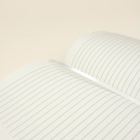 Cuaderno de Tapa Dura de Cuero Sintético Reciclado Negro Premium con Cierre Elástico, Papel Offset y Kraft con Estampado en Caliente