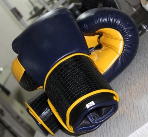 ถุงมือชกมวย MMA หนังวัวคุณภาพสูงสั่งทำพิเศษ พร้อมโลโก้แบบกำหนดเอง ป้องกันน้ำ ระบายอากาศได้ดี - Product Image 2