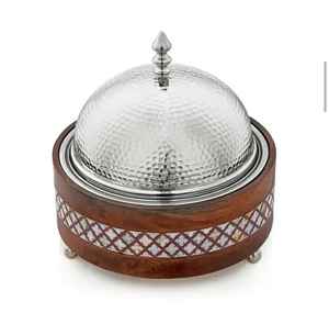 Élégant boîtier isotherme en bois et métal, idéal pour servir des plats chauds frais à la maison, dans les buffets ou les restaurants - Product Image 3