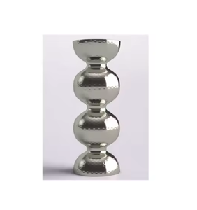 Vente en gros Bougeoir en aluminium fini argent de qualité supérieure Support élégant en métal pour la décoration de Noël à la maison - Product Image 5