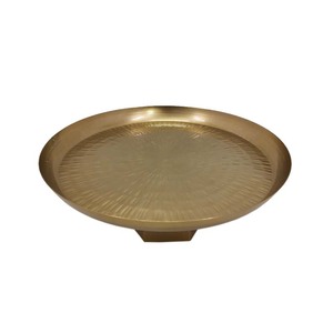 Support à gâteau rond à un étage au design attrayant en métal et fer, plateau de service en bois naturel et noir pour restaurants - Product Image 5