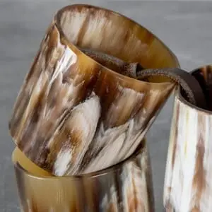 Anillos de madera para servilletas Khadim con cuerno y resina, diseño floral de estilo Hada para hogares y hoteles - Product Image 3