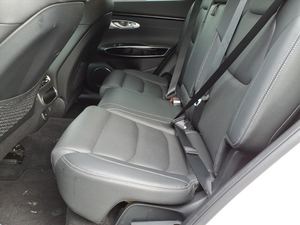 รถยนต์หรูหรา ปี 2025 รุ่น G-V70 2.5T STANDARD AWD SUV ถังน้ำมันขนาด 17 แกลลอน เกียร์อัตโนมัติ 8 สปีด ระบบขับเคลื่อนสี่ล้อ - Product Image 4