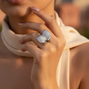 แหวนนิรันดร์ฝังผีเสื้อเงิน 925 สำหรับผู้หญิง-ทันสมัยและอินเทรนด์ - Product Image 2