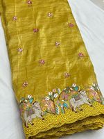 Le travail de coupe de broderie de tissu d'écrasement fait au tissu de lehenga