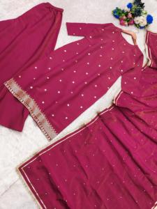 Costume Sharara rouge de boutique indienne avec des reflets dorés ethniques pour une fête de mariage exclusive Vêtements traditionnels pour femmes les plus vendues - Product Image 4