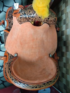Sillín de cuero occidental de alta calidad, diseño antiguo tallado a mano al mejor precio - Product Image 2
