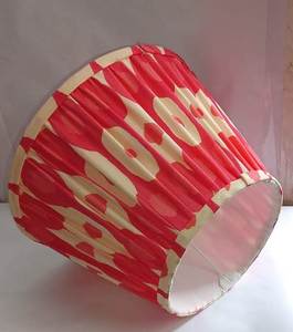 โคมไฟตั้งโต๊ะดีไซน์หรูหราทันสมัย ผลิตจากผ้าฝ้ายลินินคุณภาพพรีเมียม งานแฮนด์เมด จับจีบระบาย พร้อมลายพิมพ์ดิจิทัลแบบอิคาท ดึงดูดสายตา - Product Image 3