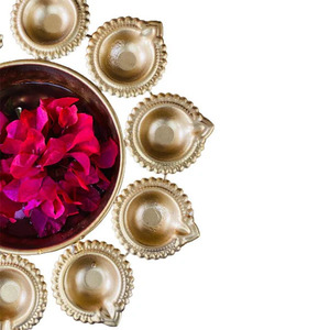 Urli de iluminación atemporal con Diya de metal para espacios espirituales de resplandor festivo y celebraciones para Diwali - Product Image 2