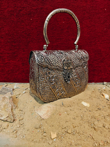 Antique Silver Metal Top Handle Evening <b>Clutch</b> <b>Bag</b> Womens Luxury Wedding Party Engraved Statement Handbag Export Quality <b>clutch</b> - Product Image 2