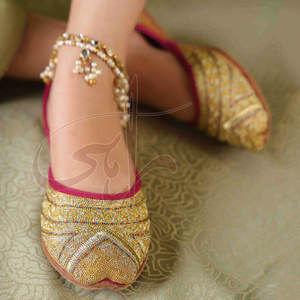 Upper Velvet Anti-Slippery High Quality Khussa Handcrafted Traditional Charm Modern Grace Fashion Trend Printed Customizable - Product Image 4