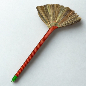 Suministro DE FÁBRICA DE Vietnam, escoba de hierba de cerdas suaves, diseño moderno portátil, Material vegetal Natural para limpieza - Product Image 6