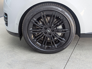 SUV de luxe d'occasion SE LWB 7 places, modèle haut de gamme grand format, à vendre - Product Image 4