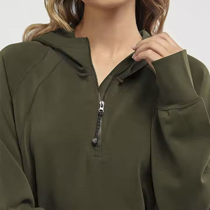 Venta al por mayor personalizada media cremallera hombres sudadera polar con capucha corte regular manga larga pulóver liso ropa de calle invierno - Product Image 4
