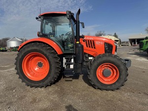 Tractor Kubota M7-132 DELUXE en Venta, Equipo Agrícola de Alto Rendimiento para Trabajo Agrícola con Fácil Mantenimiento y Larga Vida Útil - Product Image 5