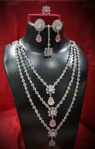 Ensemble de collier en couches de diamants américains de haute qualité en argent polonais avec boucles d'oreilles et Maang Tikka pour les bijoux de mode de fête - Product Image 6