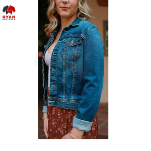 Chaqueta Vaquera Elegante para Mujer con Acabado Impecable, Estilo Clásico y Tela Vaquera Cómoda - Product Image 2