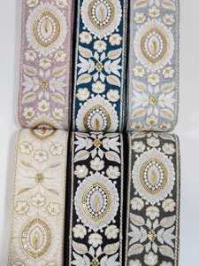 Dentelle en gros d'Inde : Bordure en dentelle de coton brodée de fleurs colorées - Product Image 2