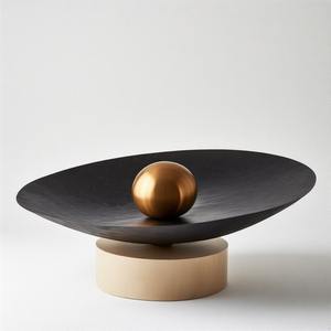 VelvetCrown Servir Plato Par Imperial Opulence Regal Chapado en oro Cuenco para servir hecho a mano con adornos Royal Crest - Product Image 4