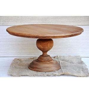 Support à gâteau en bois fait main avec finition naturelle, idéal pour les gâteaux, les pâtisseries et les desserts - Product Image 1