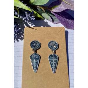 Pendientes Colgantes Navajo Hechos a Mano en Oro y Plata de Ley con Patrón Geométrico, Adornados con Perlas, Diamantes y Rubíes para Bodas - Product Image 1