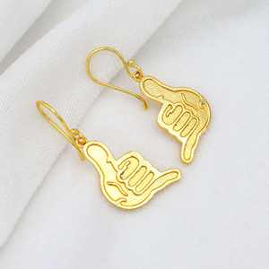 Pendientes de gota en forma de mano de oro minimalista de 14 quilates Joyería de oreja apilable chapada en oro de 18 quilates Regalo perfecto de moda exclusivo para ella - Product Image 3