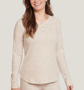 Camiseta de manga larga para mujer con logotipo personalizado 57% algodón/38% poliéster/5% Spandex de calidad superior con botones a presión 220 GSM - Product Image 4