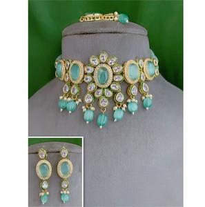 Conjunto de Gargantilla y Pendientes de Diseño Premium con Piedras Kundan Chapadas en Oro, Estilo Tikka, para Bodas, Colección para Mujer - Product Image 1