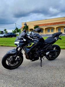 Motocicleta Kawasaki Z900 usada de 2024 a bajo precio en venta - Product Image 4