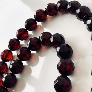 Tespih en ambre baltique fait main facetté couleur cerise, Misbaha, chapelet en ambre baltique fait main à coupe diamant - Product Image 3