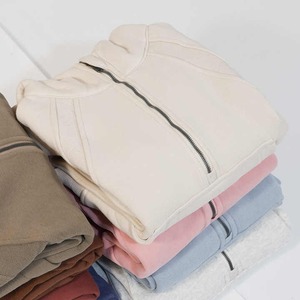 Sudaderas con Capucha de Invierno con Cierre de Cuello Alto y Logotipo Delantero Corto para Mujer, Sudaderas de Forro Polar de Alta Calidad Unisex - Product Image 2