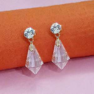 Kriaa ต่างหูเม็ดเดี่ยวหินสีขาวชุบทองออสเตรียทันสมัยสไตล์ปาร์ตี้ทางศาสนาคลาสสิกส่วนใหญ่ทำจาก1312877B โมเดลโลหะผสม - Product Image 1