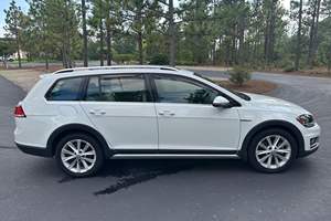 Volkswagen Golf Alltrack SE 2019 Usado, Sin Reserva, Transmisión Manual de 6 Velocidades, Motor Turbo de 4 Cilindros, Sin Modificaciones - Product Image 3