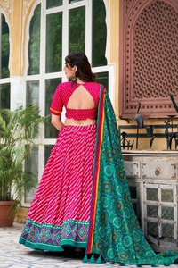 Lehenga Choli imprimé Leheriya rose nouvellement lancé avec bordure imprimée Patola et impression Bandhej Dupatta pour les fêtes Navratri - Product Image 4