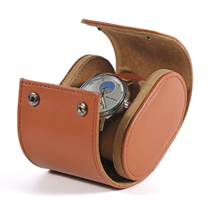 Boîte à montre en cuir PU rigide avec design cylindrique et fermeture à bouton - Product Image 2