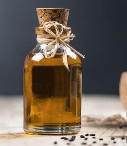 Aceite Esencial de Nigella Sativa 100% Puro al por Mayor, Aceite de Semillas Negras con Aroma Fresco, Compre en Línea desde India - Product Image 4