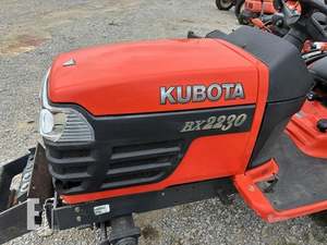 2005 Kubota BX2230D Tractor usado - Product Image 2