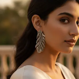 Pendientes Colgantes de Pluma Plateada para Mujer, Chapados en Oro y Oro Rosa, para Bodas y Fiestas, con Circonita - Product Image 3