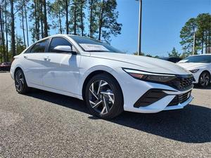 Nuevo/Usado 2025 para ELANTRA SEL 2.0L I4 Automático, Asientos de Cuero Blancos, Techo Solar Panorámico, Faros LED en Venta - Product Image 6