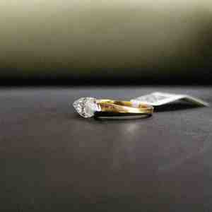 Adorable Anillo de Compromiso con Moissanita Corte Marquesa, Certificado IGI, con Engaste Pavé en Oro Sólido de 18K, para Regalo de San Valentín - Product Image 3