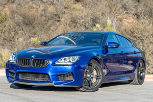 V8 biturbo de segunda mano con paquetes de competición y ejecutivo, propiedad de California - Product Image 4