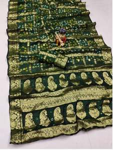 Sari en soie artificielle de mariage de créateur, nouvelle arrivée, sari en soie artificielle Bandhej au meilleur prix par le fabricant - Product Image 4