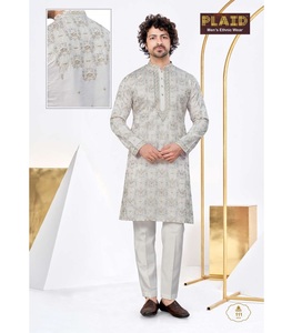 Kurta en soie douce richement brodée pour hommes adaptée aux événements traditionnels et religieux - Product Image 2